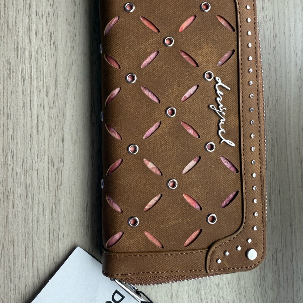 NWT Desigual Unique Vegan Suede Camel Studded Wallet Lasercut 2026 Collection - Picture 5 of 8